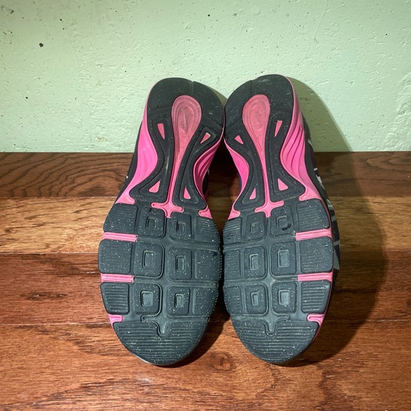 Nike Training Dual Fusion TR Sneakers Pink Black Camo Size 10 - Picture 5 of 6